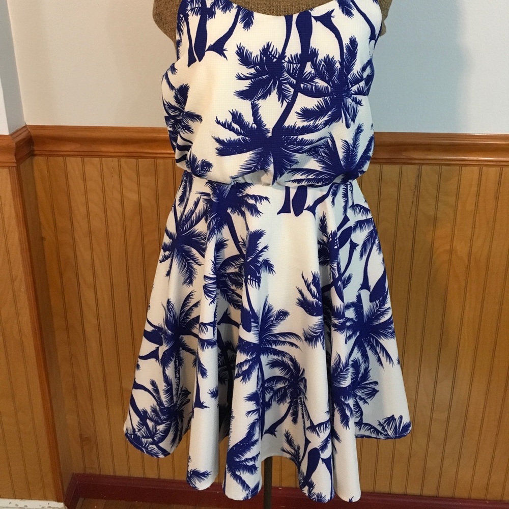 Altar'd State White with Blue Palm Tree dress, med - Picture 2 of 6